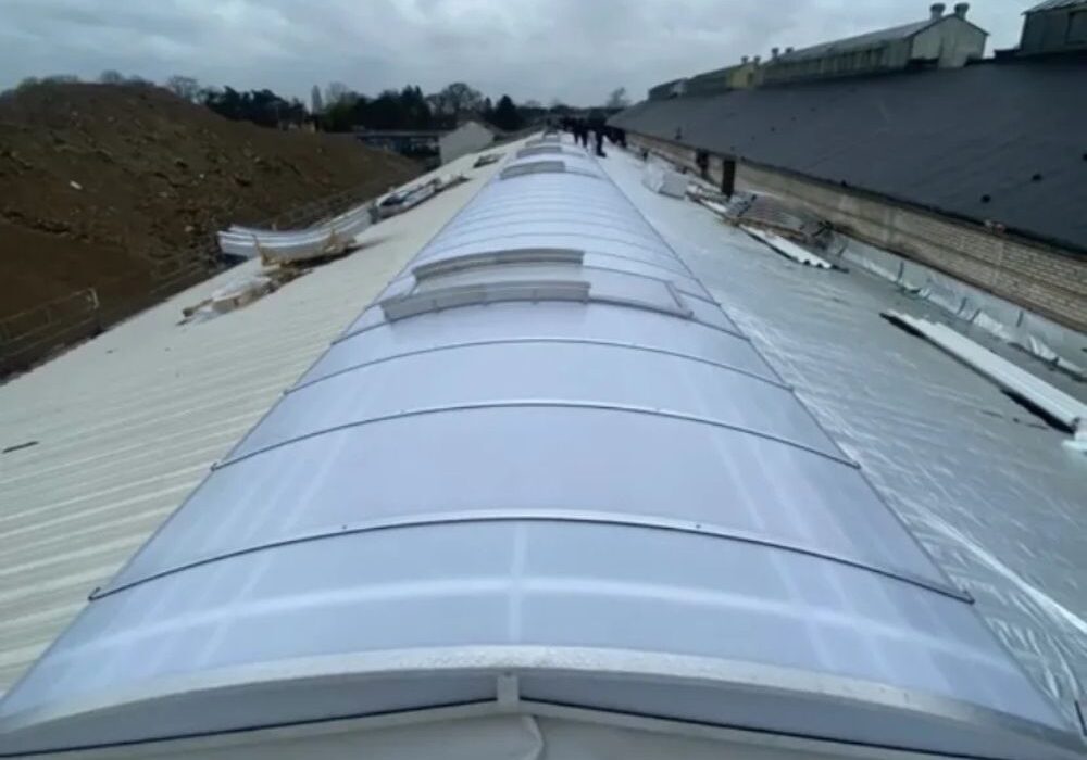 Austausch und Einbau von Lichtbänder für Flachdach