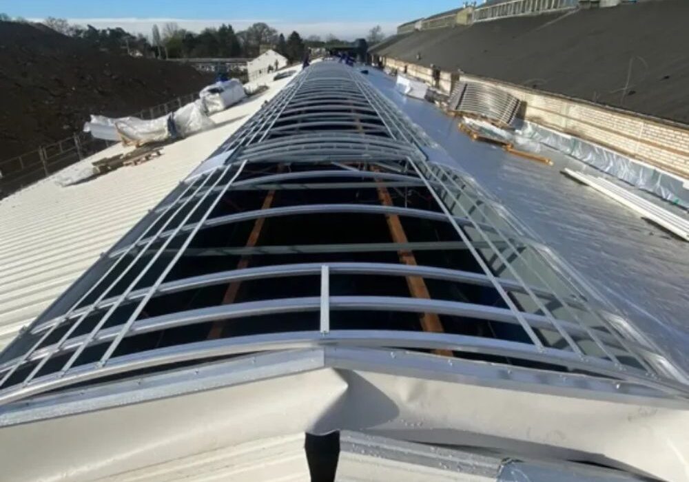 Austausch und Einbau von Lichtbänder für Flachdach